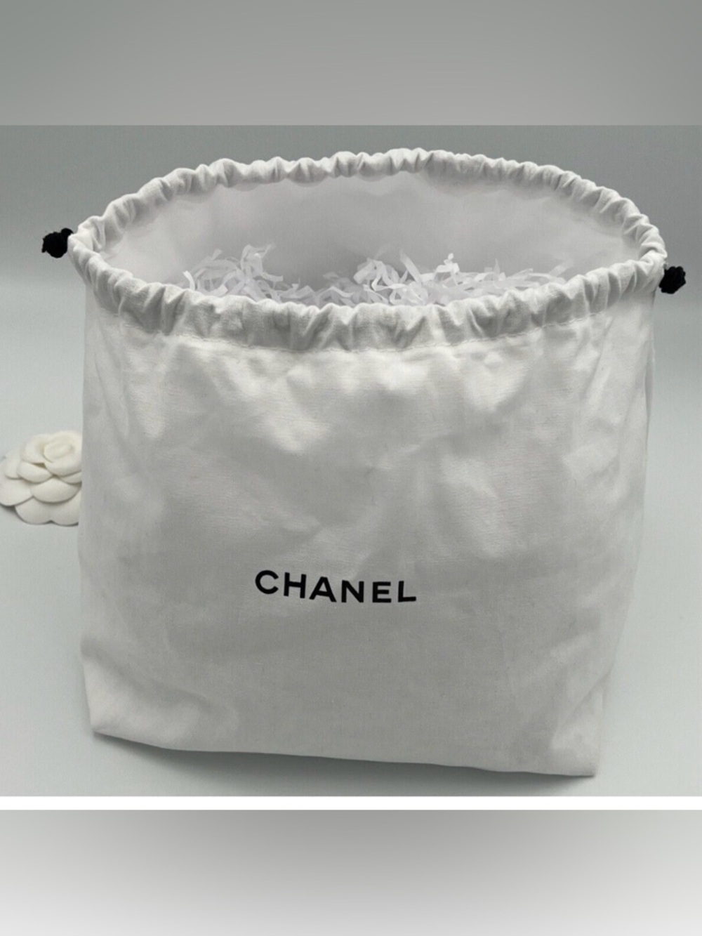 CHANEL White Drawstring Logo Dust Pouch - Picture 2 of 3